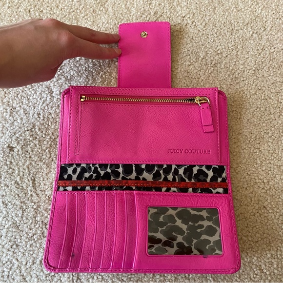 Juicy Couture Hot Pink Wallet - Picture 7 of 15
